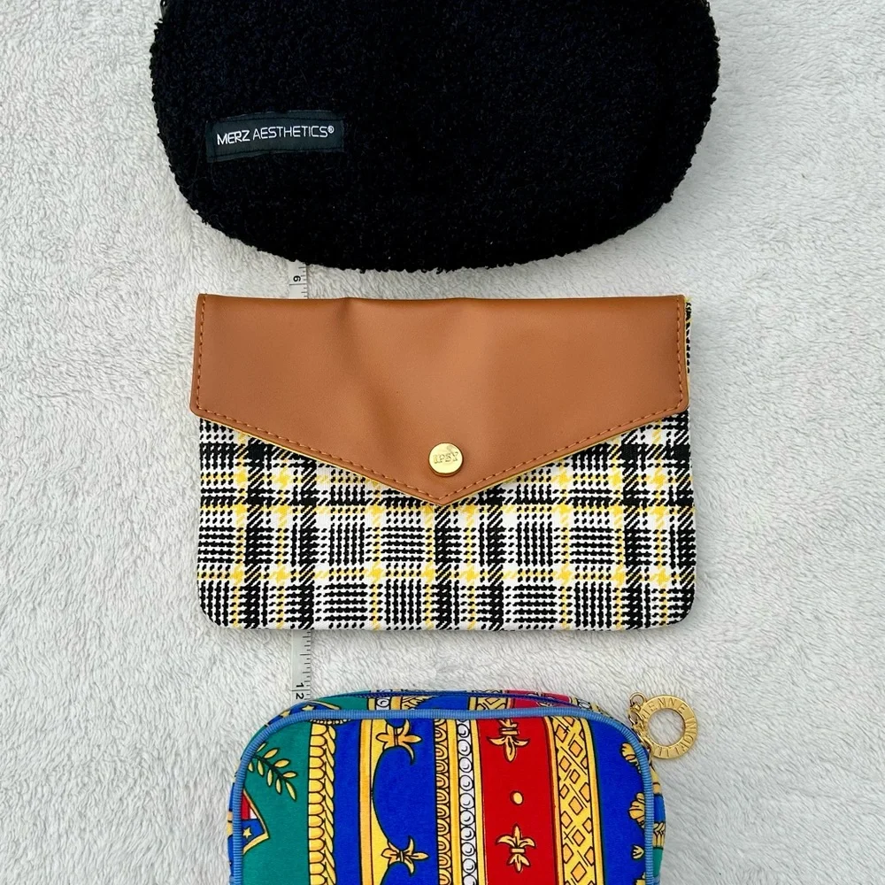 Adrienne Vittadini Ipsy Sherpa Cosmetic Bag Toiletry Case